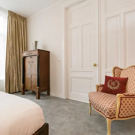 The Palace - R.q.c. *