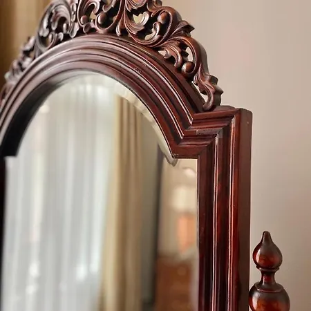 The Palace - R.q.c. *