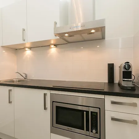 The Palace - R.q.c. *