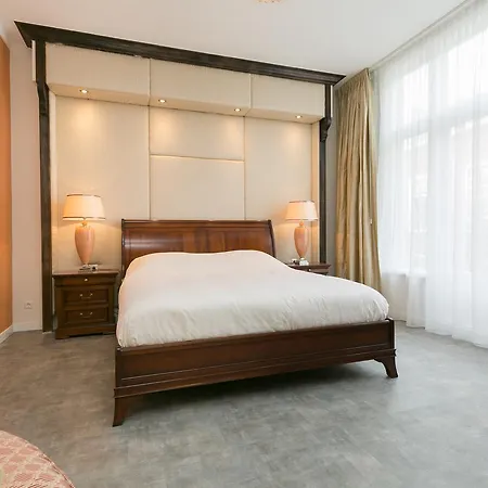 The Palace - R.q.c. * デン・ハーグ