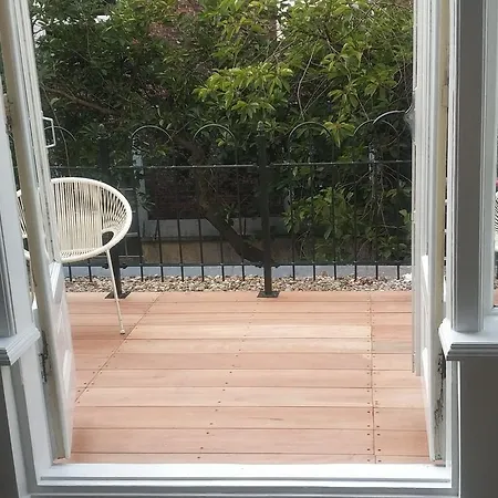 The Palace - R.q.c. *