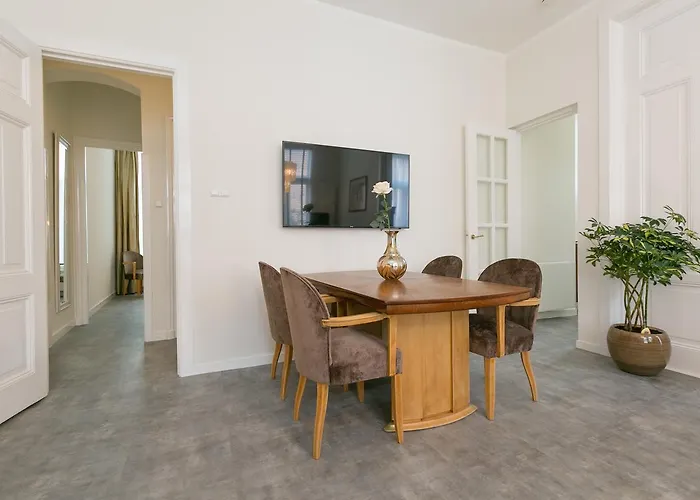 The Palace - R.q.c. * デン・ハーグ