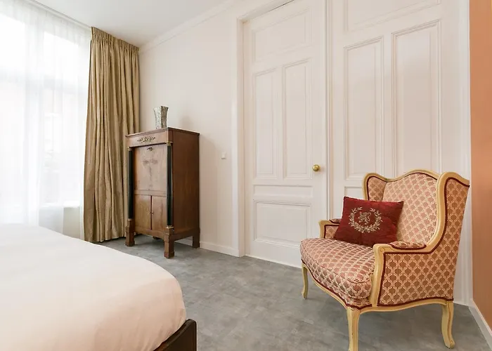 The Palace - R.q.c. *