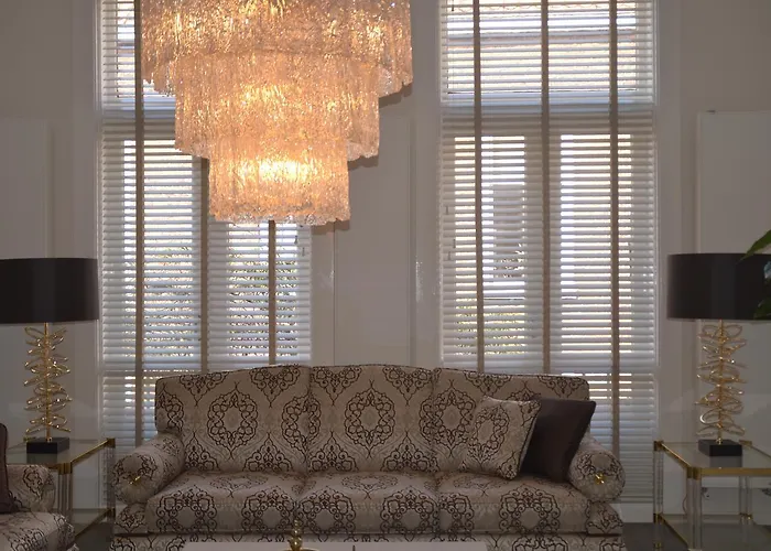 The Palace - R.q.c. * デン・ハーグ